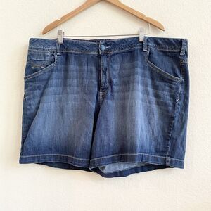 Lane Bryant Shorts Womens 28‎ Denim Stretch Mid Wash Blue High Rise 46x6